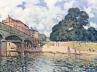 Under the Bridge at Hampton Court, 1874, sisley